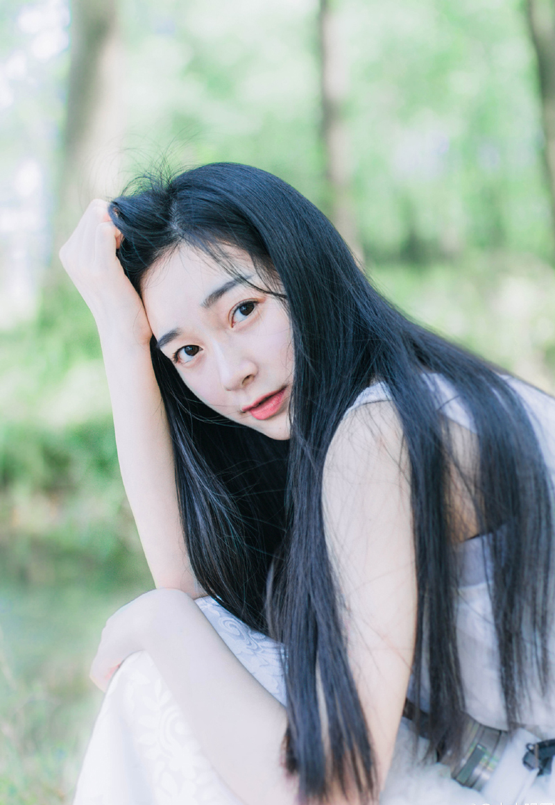 “子度来了？”刘璋苦涩一笑，目光突然一动，看向孟达道：“当初吕布在冀州推广均田，致使万民争相拥护，如今我于益州推广均田，虽恶世家，然惠及百姓，孟达速去张贴榜文，言国难当头，邀万民守城！”